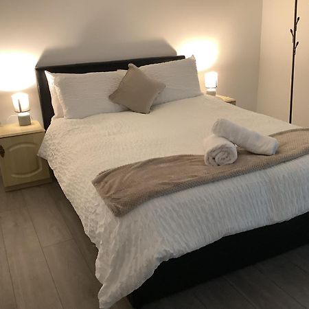 Greater Grace Apartment Desborough Ngoại thất bức ảnh