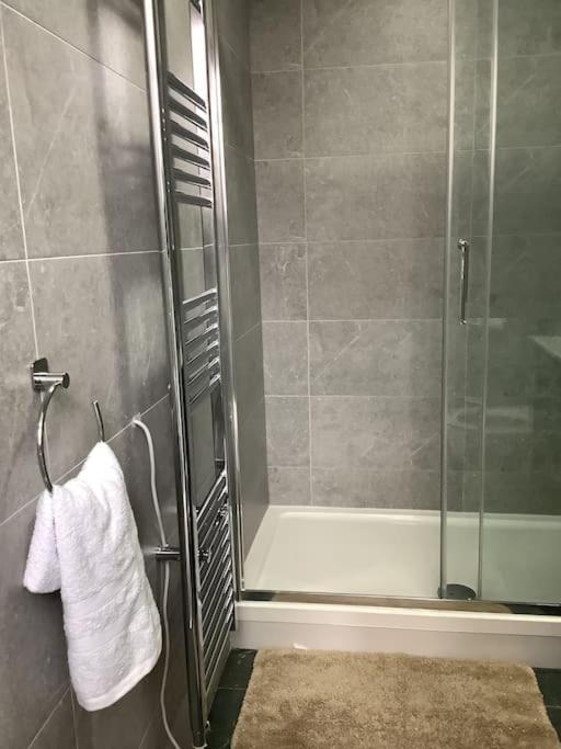 Greater Grace Apartment Desborough Ngoại thất bức ảnh