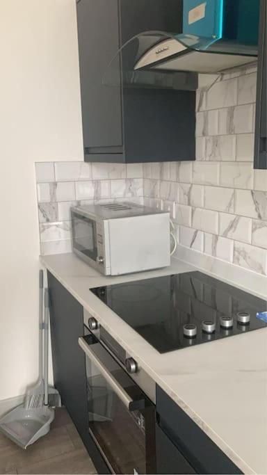 Greater Grace Apartment Desborough Ngoại thất bức ảnh